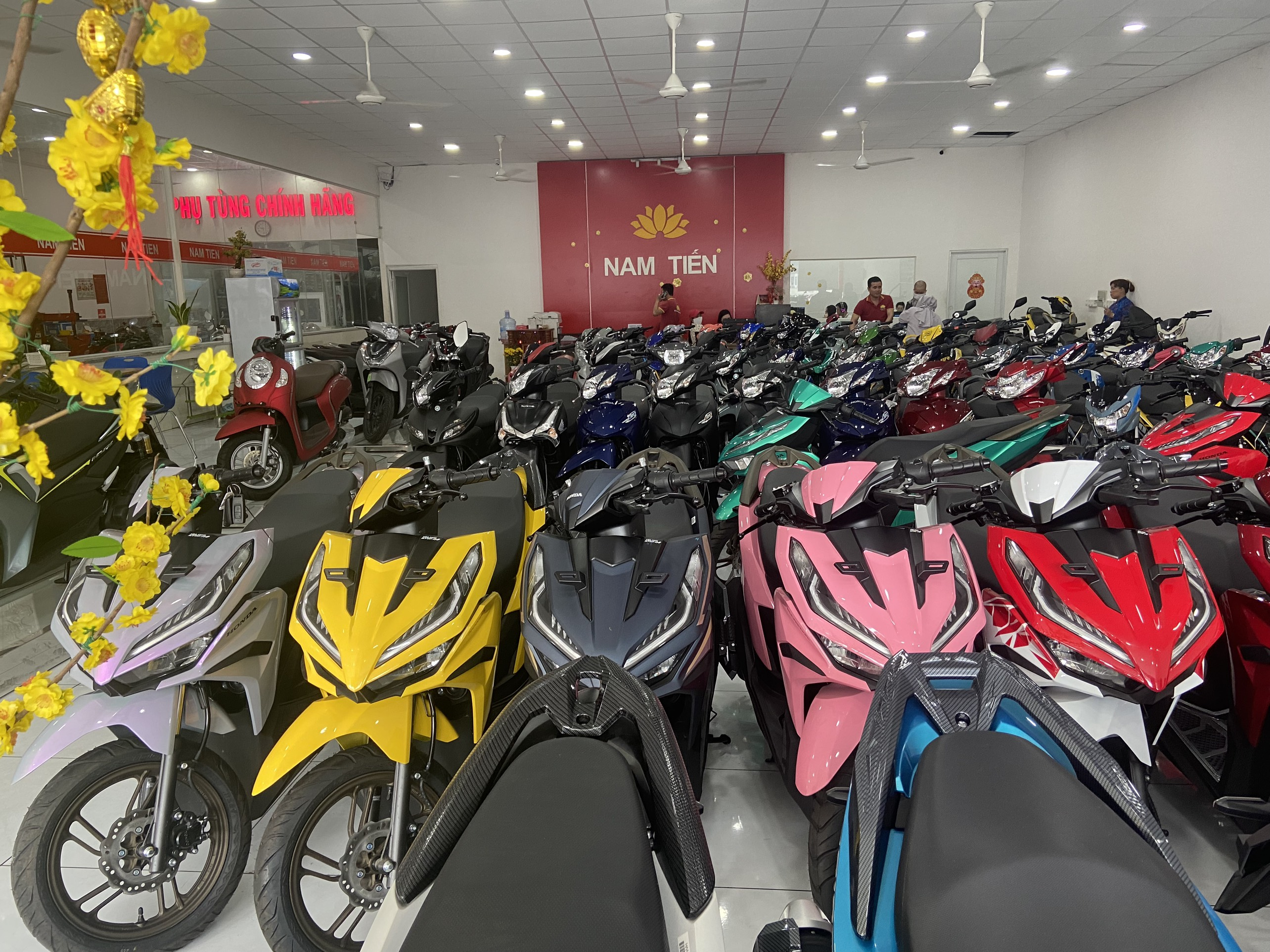 mua-xe-may-tai-yamaha-town-nam-tien