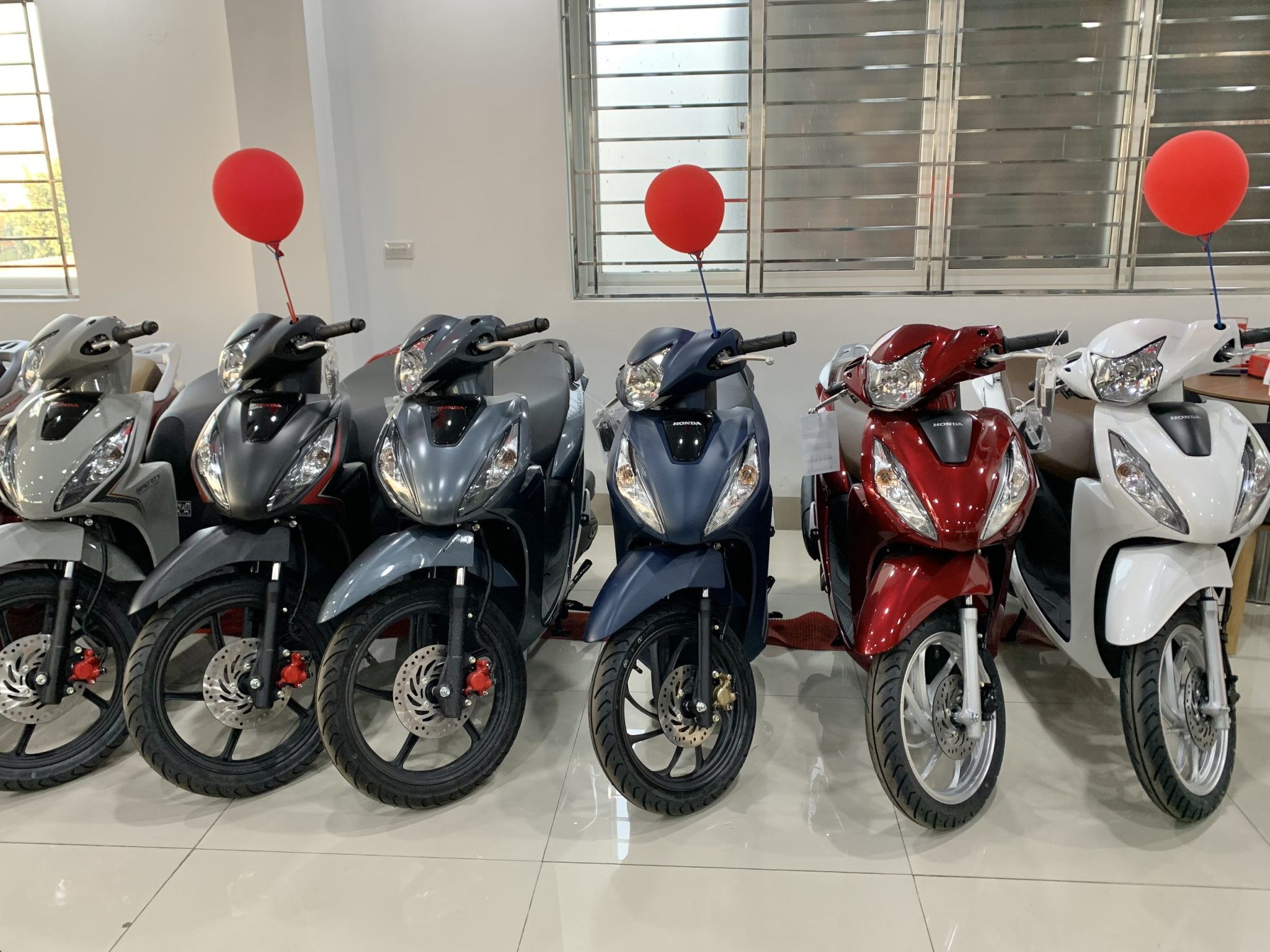 1682907314_ijhfgkhltdyvlaep_1682914405-phphfbnx8 mua-xe-honda-vision-the-thao-tra-gop