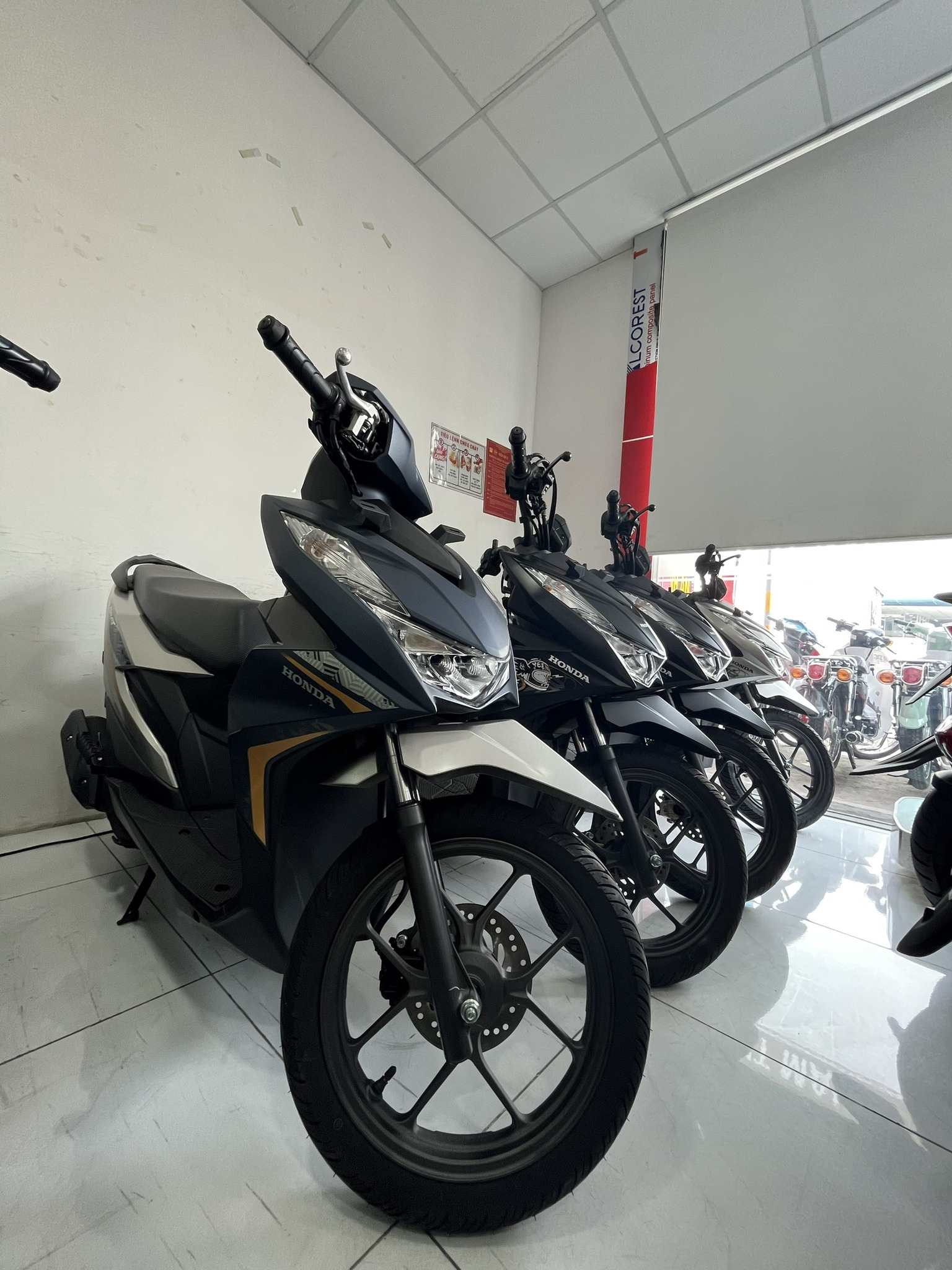 1689582239_xrvyq04ulpxcmtoo_1689584443-phpvidwfk honda-beat-xe-tay-ga-nho-gon-phu-hop-ca-nam-va-nu