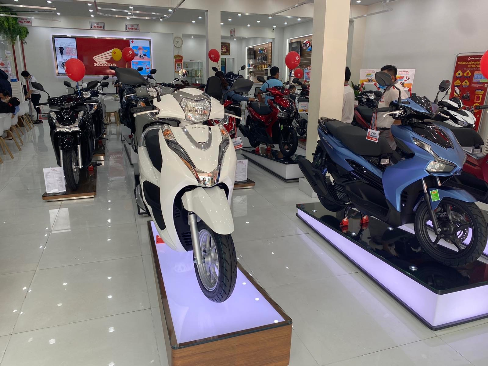 1690766085_apsm46tihciduxjb_1690769410-phpl26hpv review-chi-tiet-honda-lead-tieu-chuan