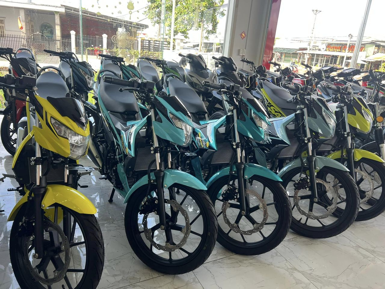 1691112717_kv7gubfitoir3nlx_1691121033-phpv32gxn review-chi-tiet-xe-satria