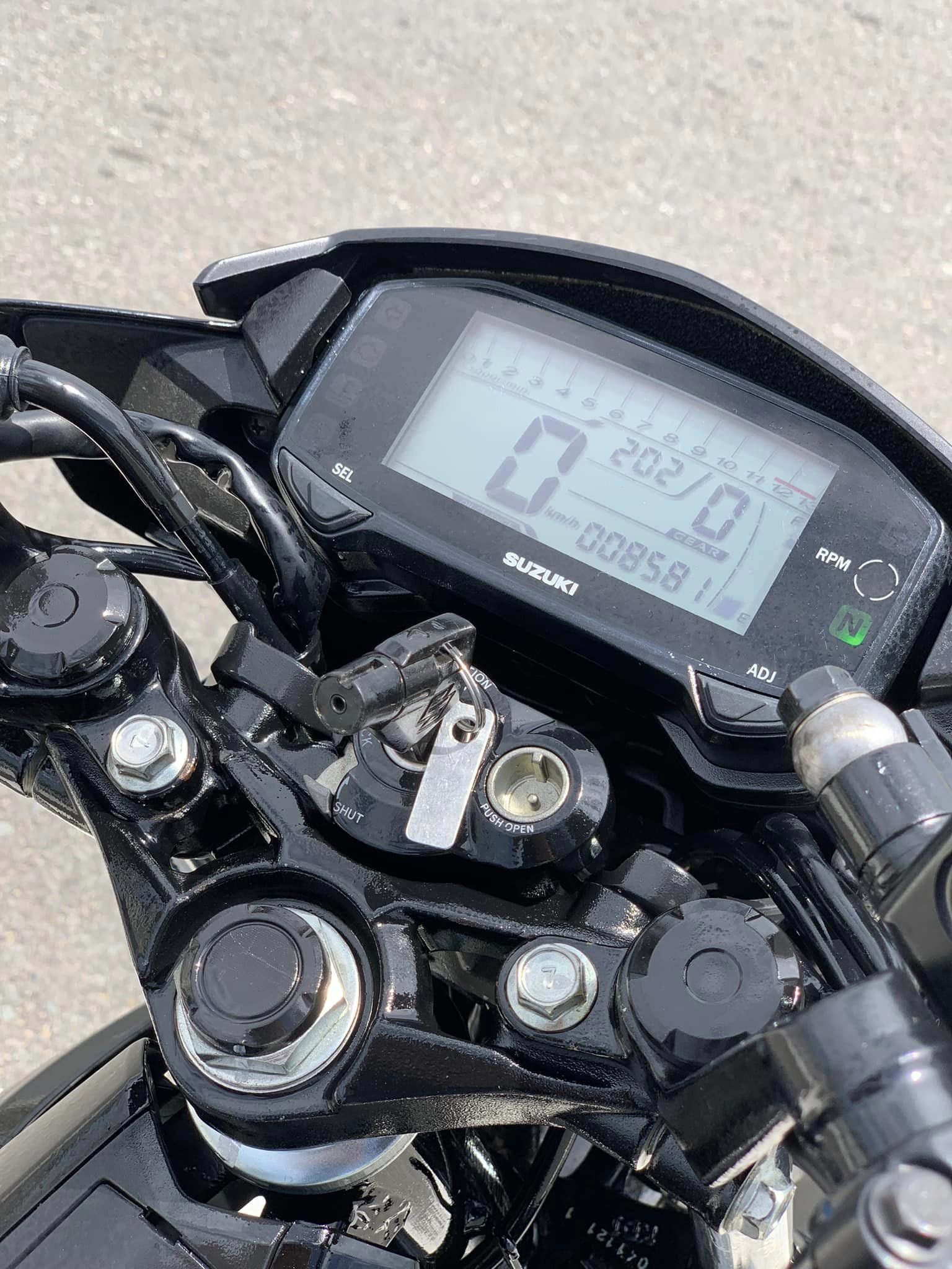 1691112901_svmwgsq0c5ndt6zl_1691116069-phppexrwt review-chi-tiet-xe-satria