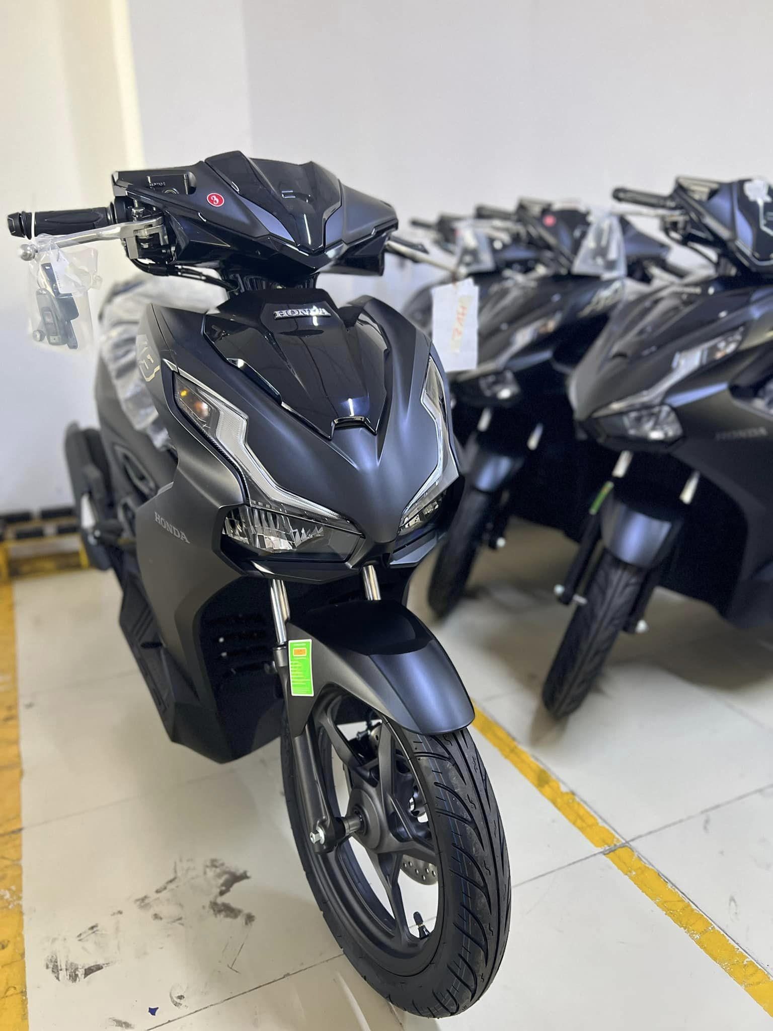 1696322692_9v1j25ptbyawzdvc_1696323186-phpkrd12i honda-air-blade-125-dac-biet