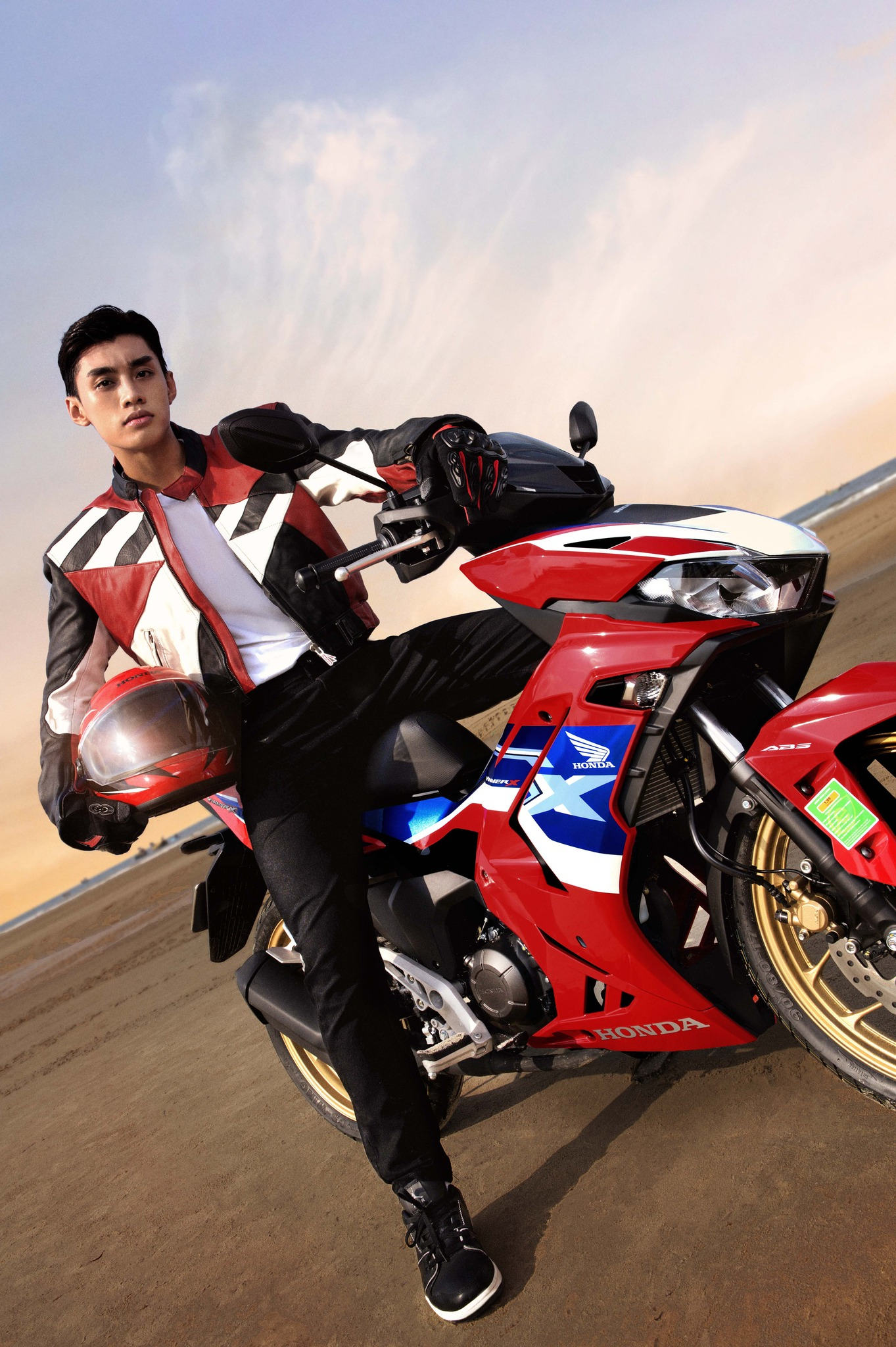 1697024470_tycdzee76vf1oiz4_1697026057-phpa7xycm gia-xe-honda-winner-x-