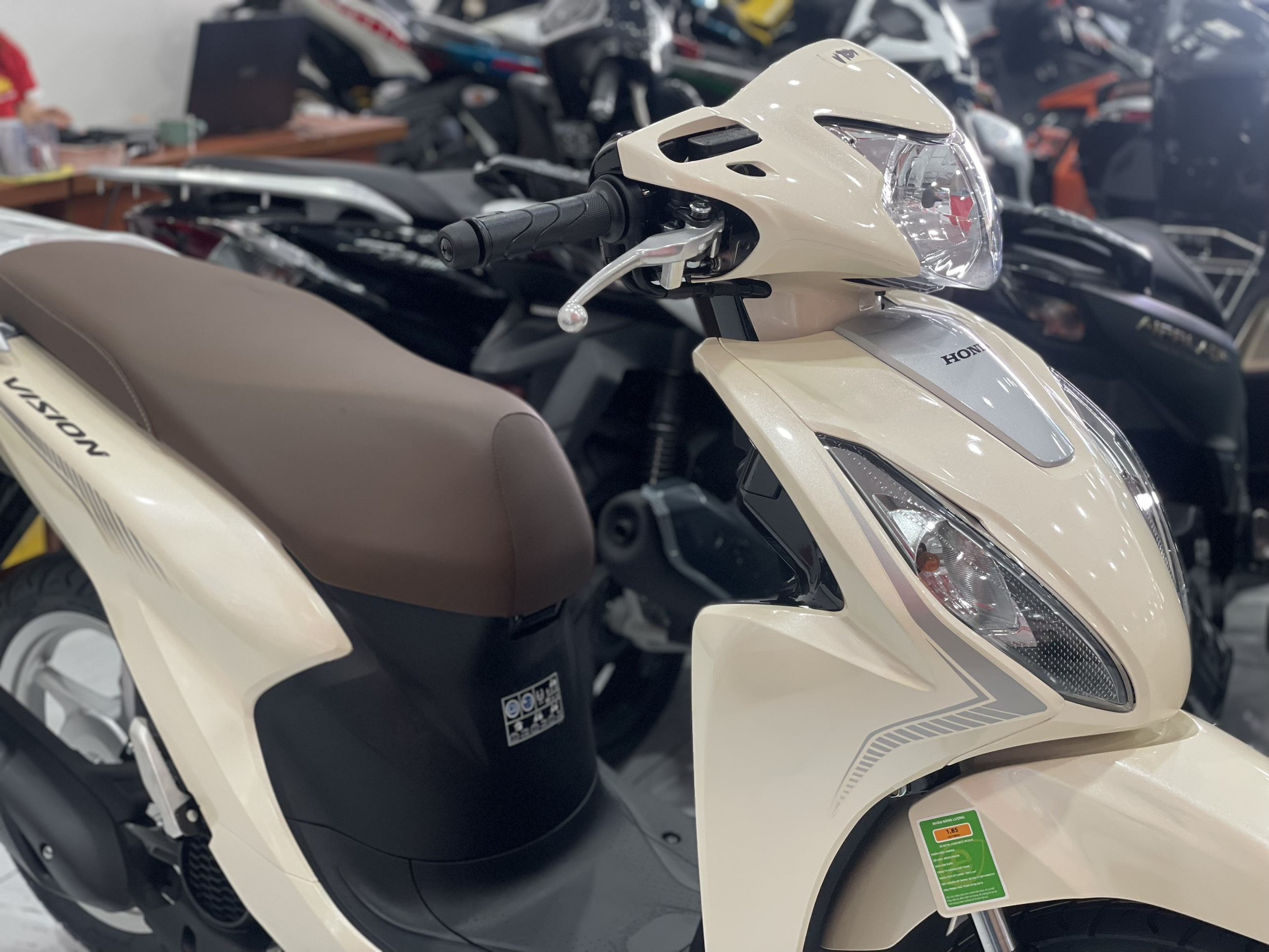 1697302324_ejsilunph4cgrf0m_1697307919-phprl2ori gia-xe-vision-2024-moi-nhat-thang-10