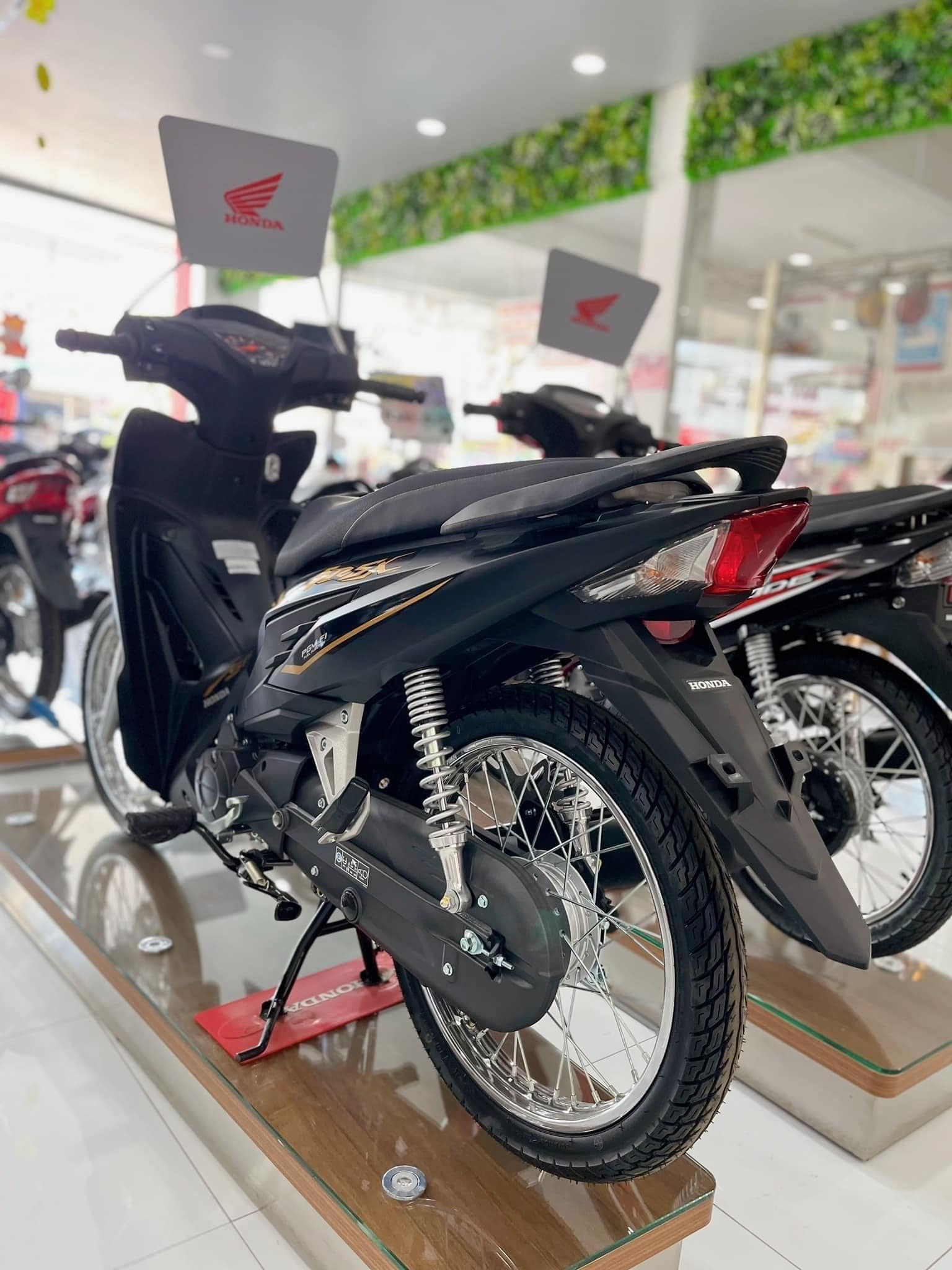 1698483515_d0fchwarbvqnukfw_1698489592-php23m6dz Wave-RXS-FI-vanh-duc-phanh-dia