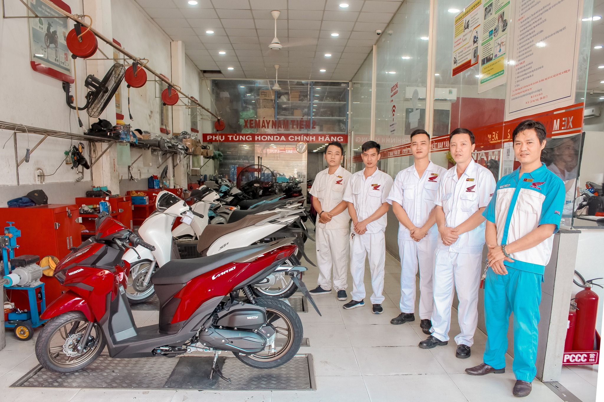 1699692319_f5aqvrnjekhvmy6t_1699695522-phpf8jznn-3 honda-vario-125-viet-nam-2023