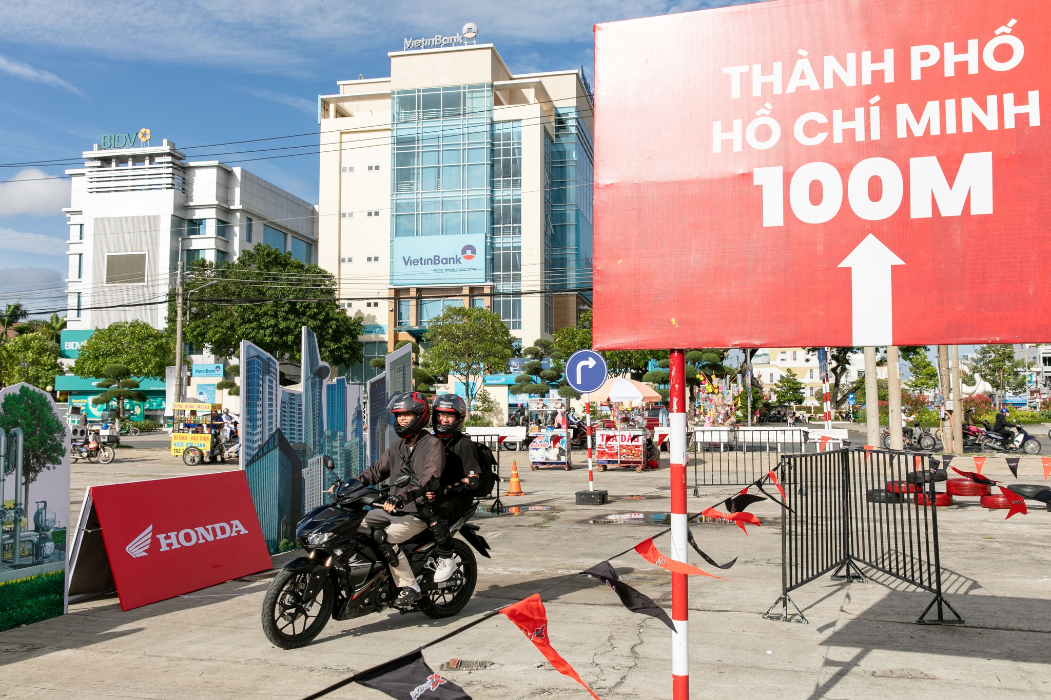 1700122835_t9rpjk5y6gge4dxl_1700122948-phpxrcy1w xe-ab-125-den-nham-co-tot-khong