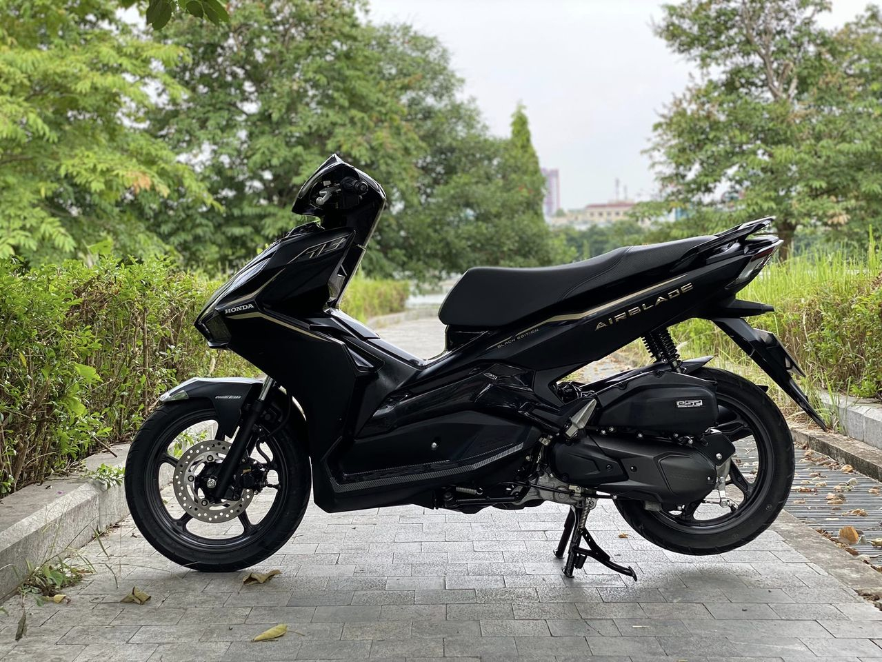 1700123117_eplm7ka6wntcwyci_1700124283-phpgg4qoo thiet-ke-xe-ab-125-den-nham