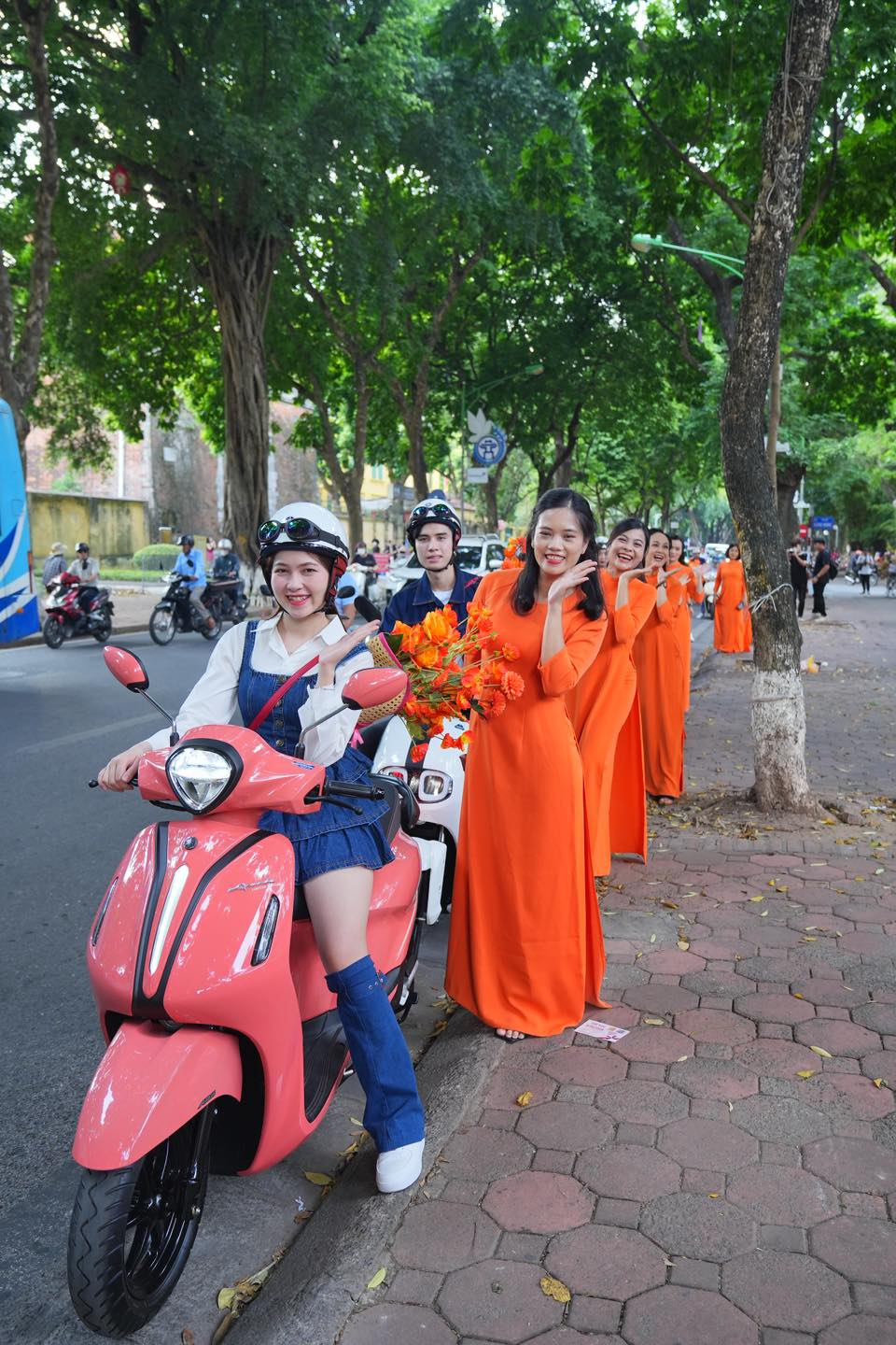 1700283914_mm4iexkvcb7lidjg_1700293490-php07mvua phien-ban-va-mau-xe-grande-2024