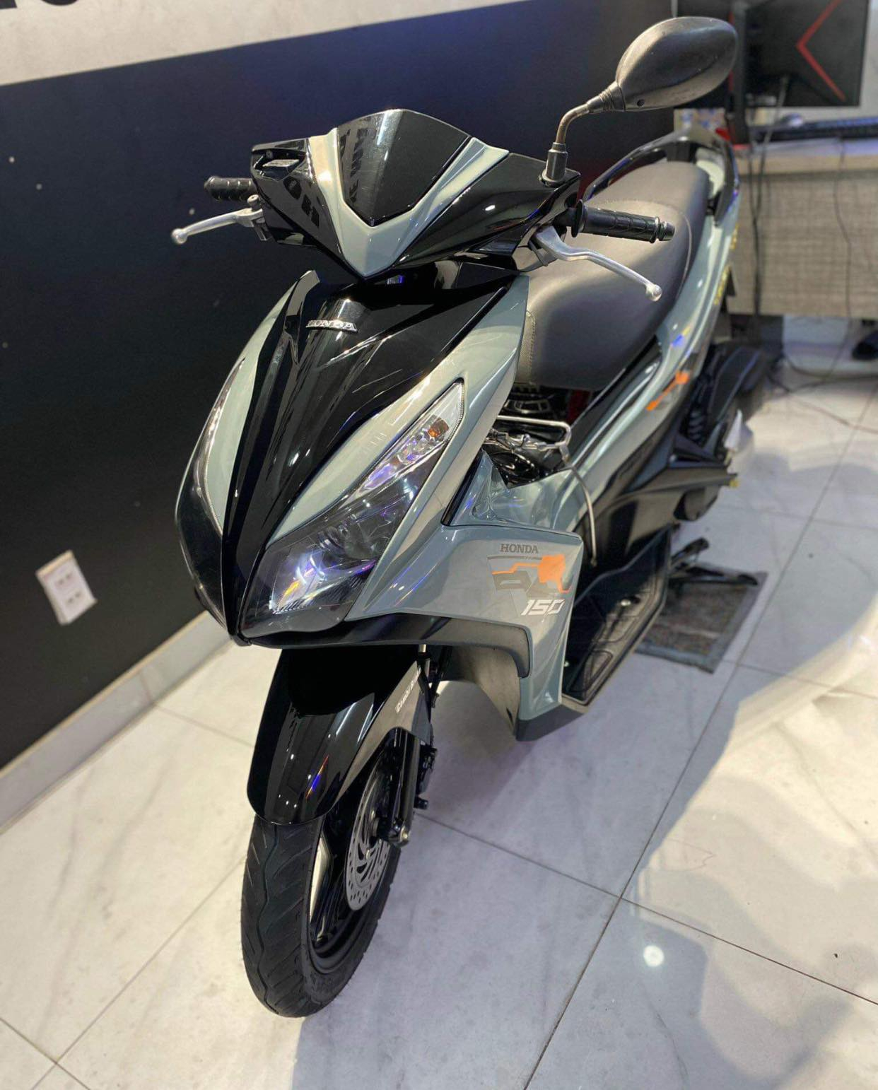 1700540435_qdikltmz1s3fpjra_1700549923-phpoyi716 gia-xe-air-blade-moi-nhat-thang-11