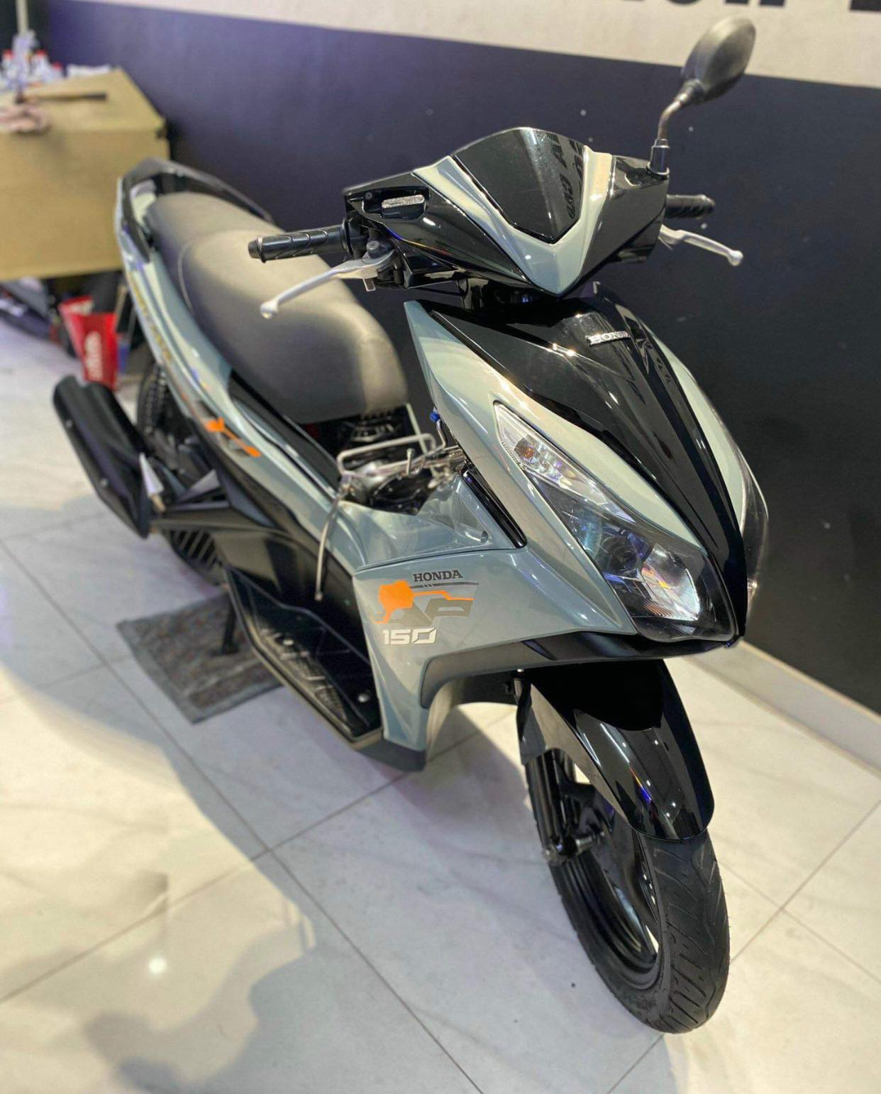 1700540469_sopcjz0butwnhjny_1700549841-phpdwgcdb gia-xe-air-blade-moi-nhat-thang-11