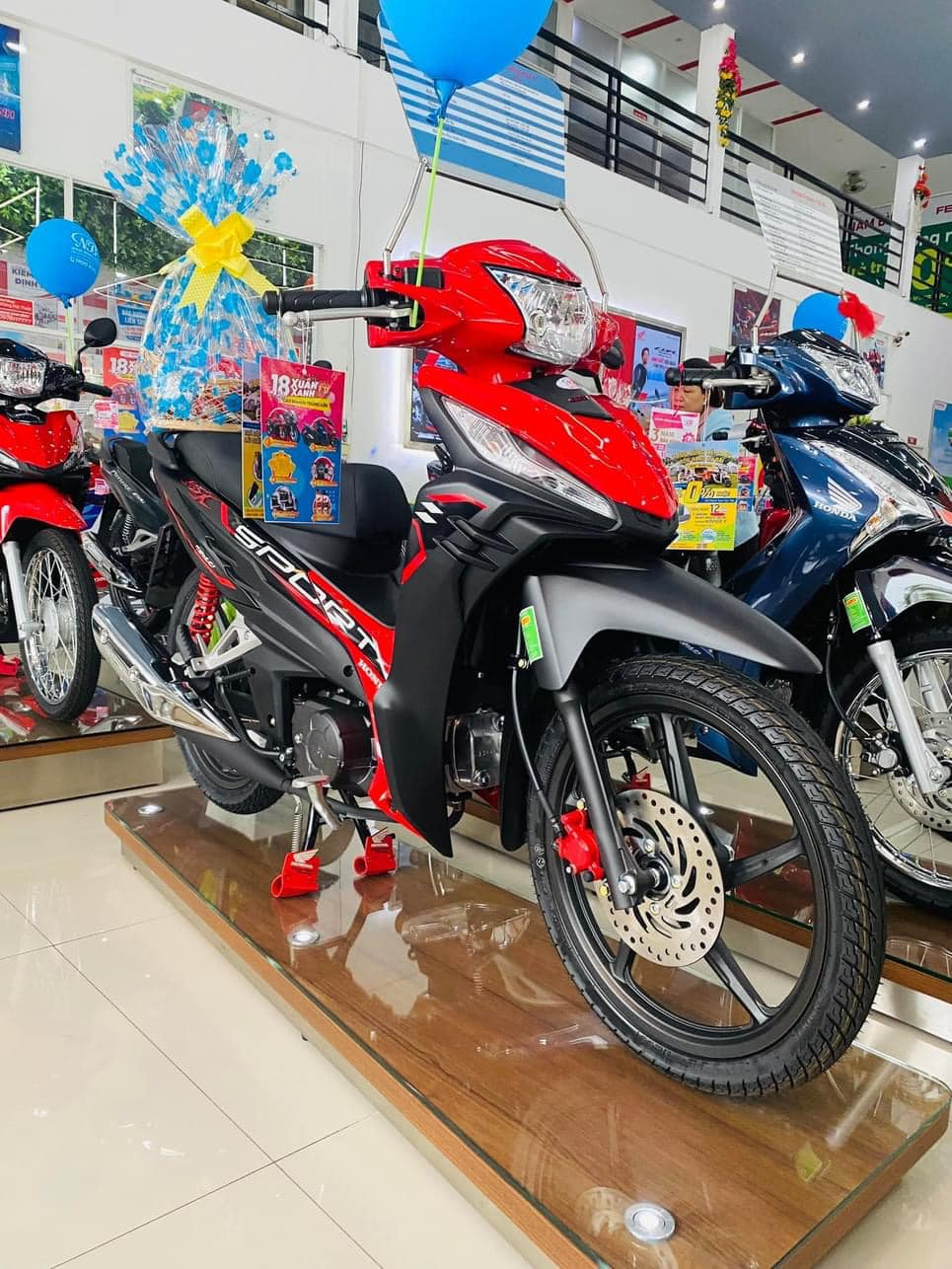 1700815191_znnfjkfqvylus9e0_1700818987-phptkgw7w review-chi-tiet-xe-honda-wave-rsx-2024-the-thao