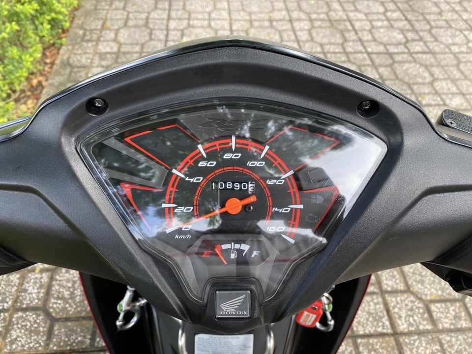 1700815348_nc5lkuoqal6frfmz_1700820801-phpzz4sle review-chi-tiet-xe-honda-wave-rsx-2024-the-thao