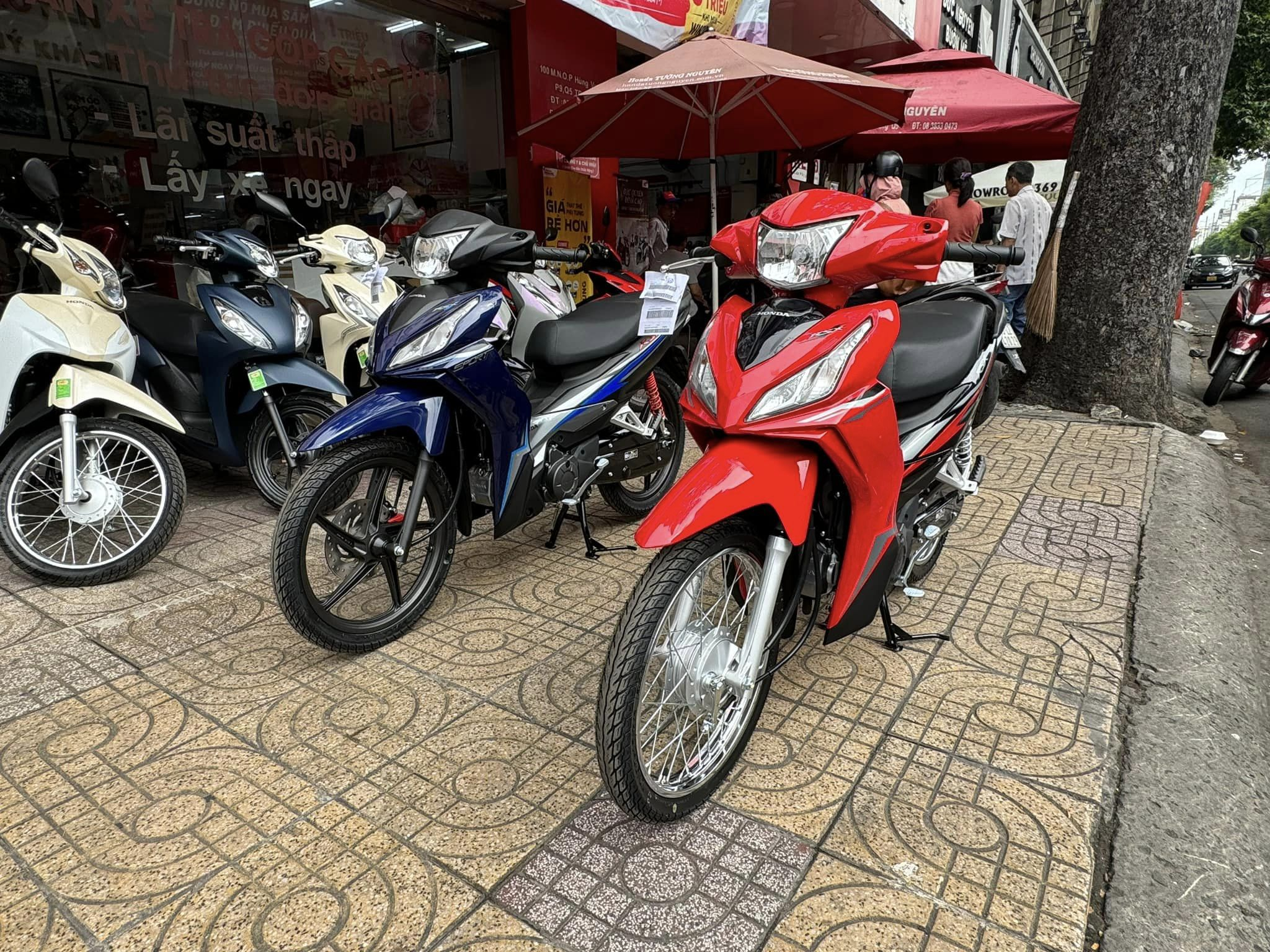 1701682558_x8yjr5vpibgycnl2_1701691112-phpnwzzyl mau-sac-xe-rsx-2024