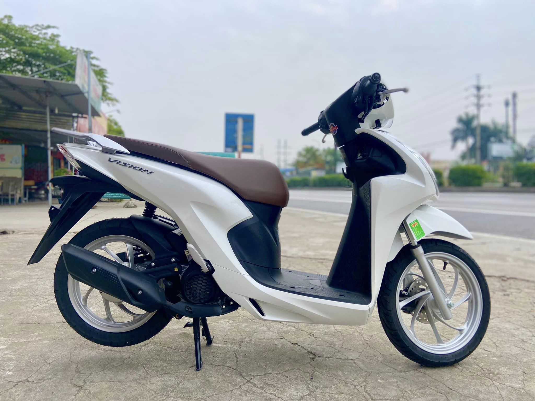 1703128173_y8d61tolmekgayah_1703133886-php7zxiqi gia-xe-vision-2023-moi-nhat