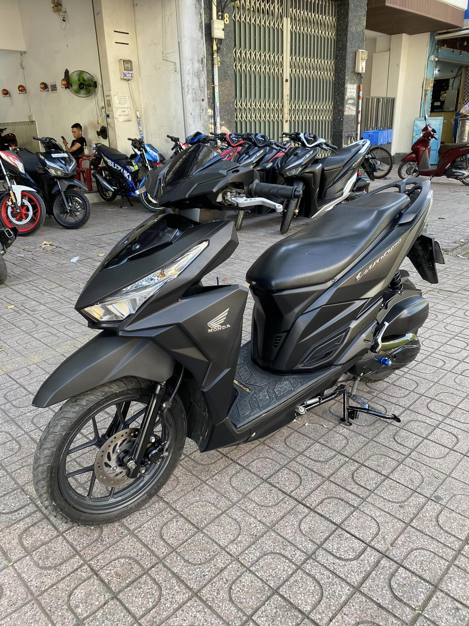 vario-125-2024-co-may-mau