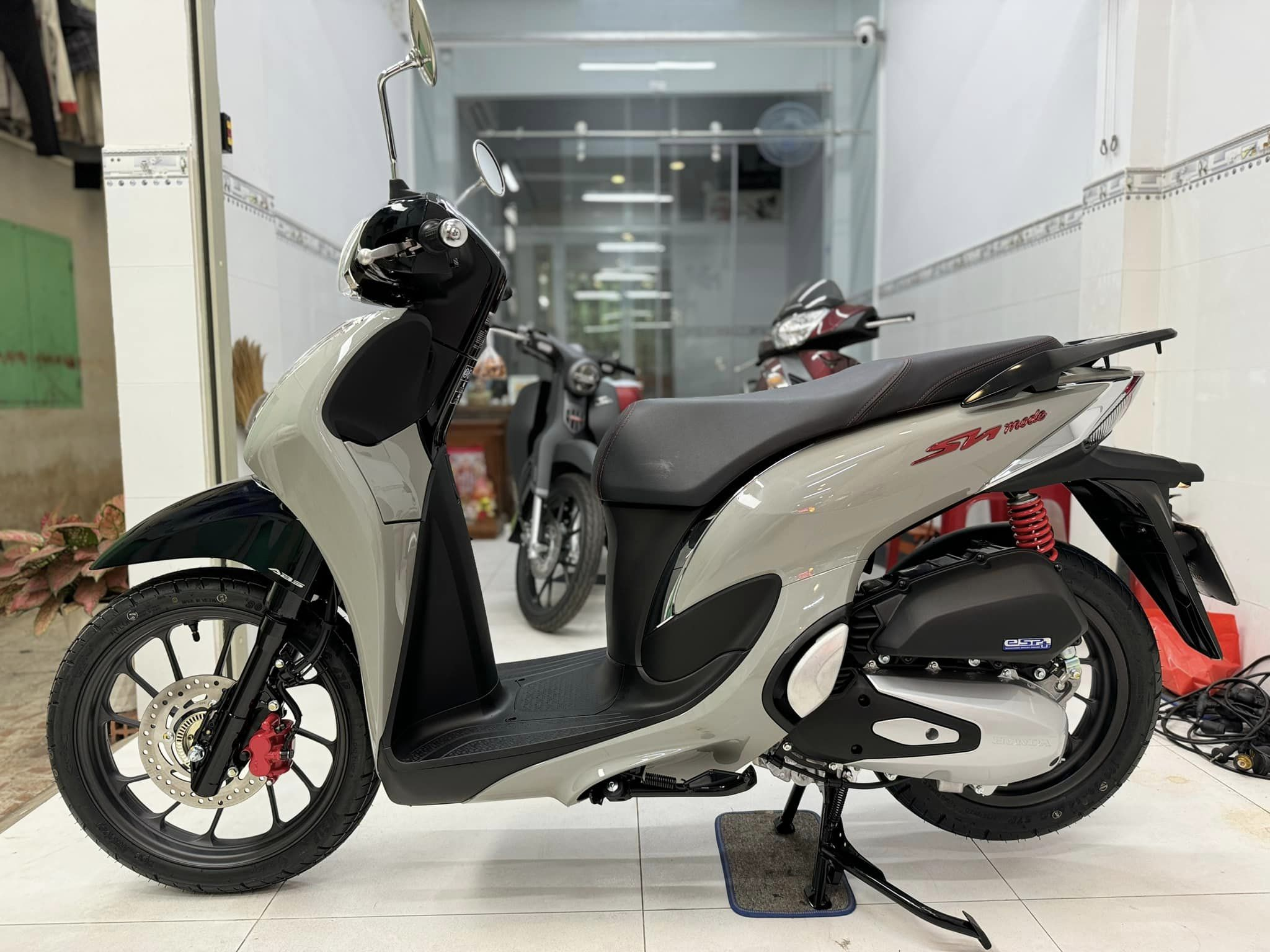 1703596567_gj6xkf5tofundhtb_1703599499-phps3wjcd gia-xe-sh-mode-2023