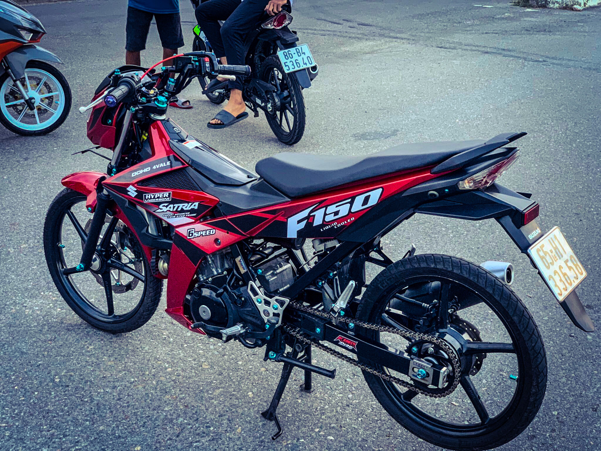 1703683054_pht4icfvnkkg719r_1703685291-phpnmz3pt review-chi-tiet-raider-150