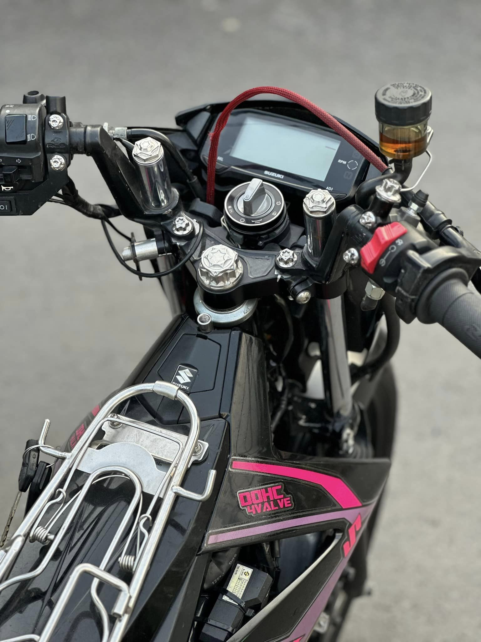 1703683269_nqyd2phsrqzksei0_1703686523-phpjfkiyr review-chi-tiet-raider-150