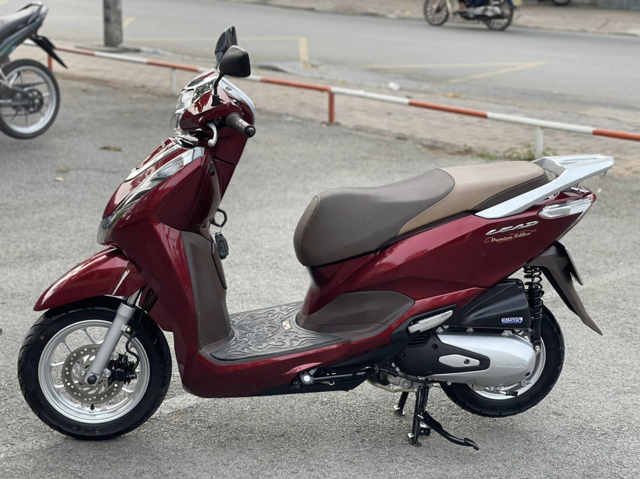 1704533040_qmlbivo2bq4jwpyh_1704535328-phpgh36ar bang-mau-xe-lead-2023