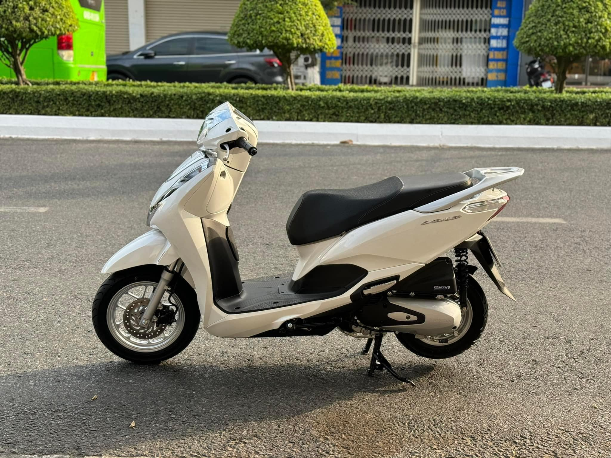 gia-xe-lead-2023-lan-banh