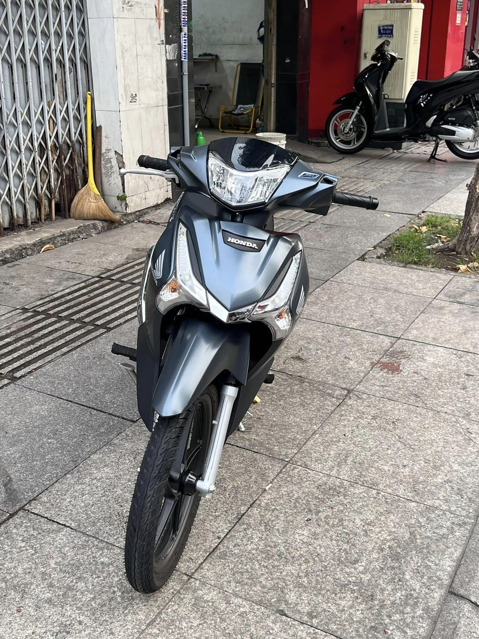 1706185797_i73krbwxmsj9vohv_1706193082-phppkkubv gia-xe-future-2023-lan-banh