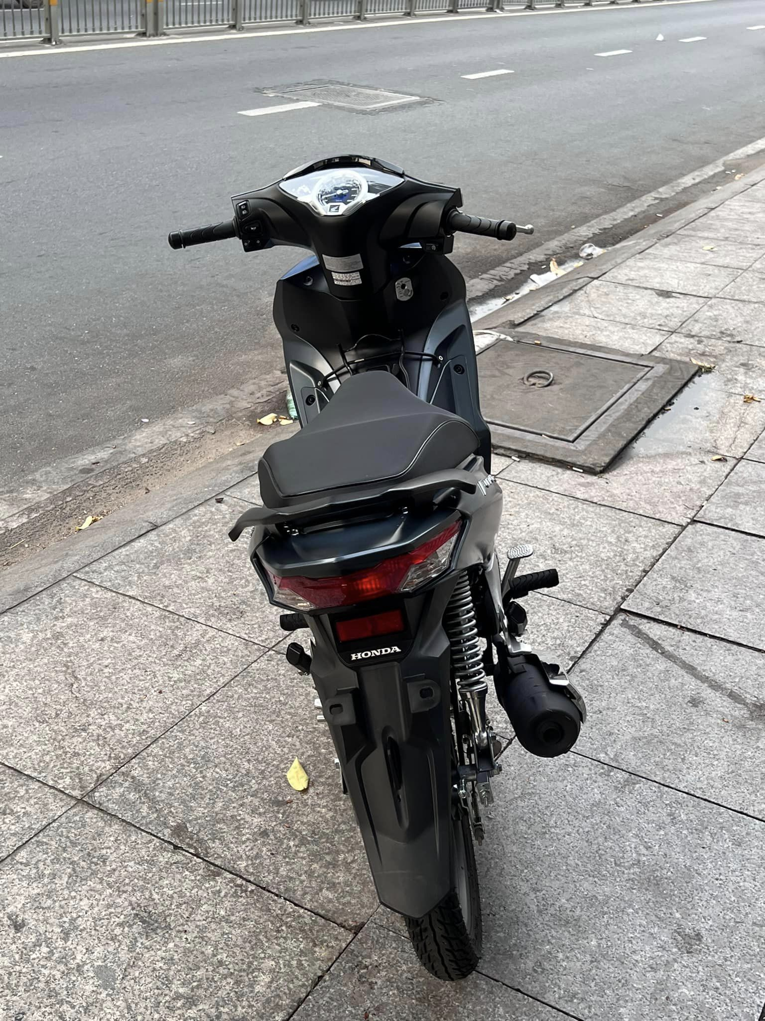 1706185836_nolhcedomxpie4ws_1706190243-php5i1mmn gia-xe-future-2023-lan-banh