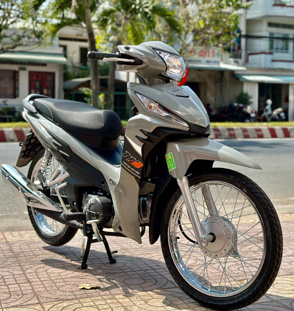 1706860030_04cqjc8r5qkgtoxy_1706860043-phpefeonb bao-gia-xe-may-rsx-2023