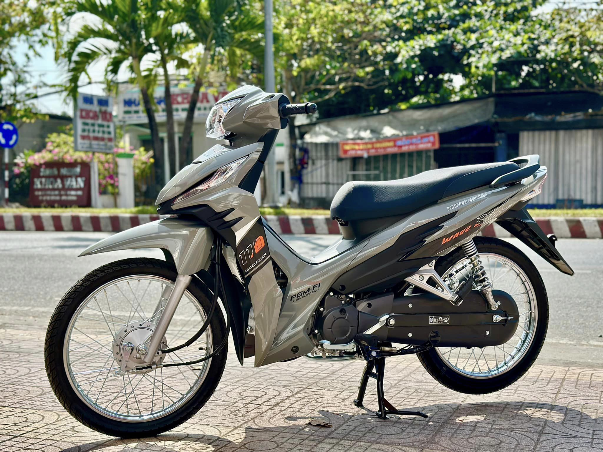 1706860096_ofv5qhry2mdchmt0_1706862239-phpow7otm bao-gia-xe-may-rsx-2023