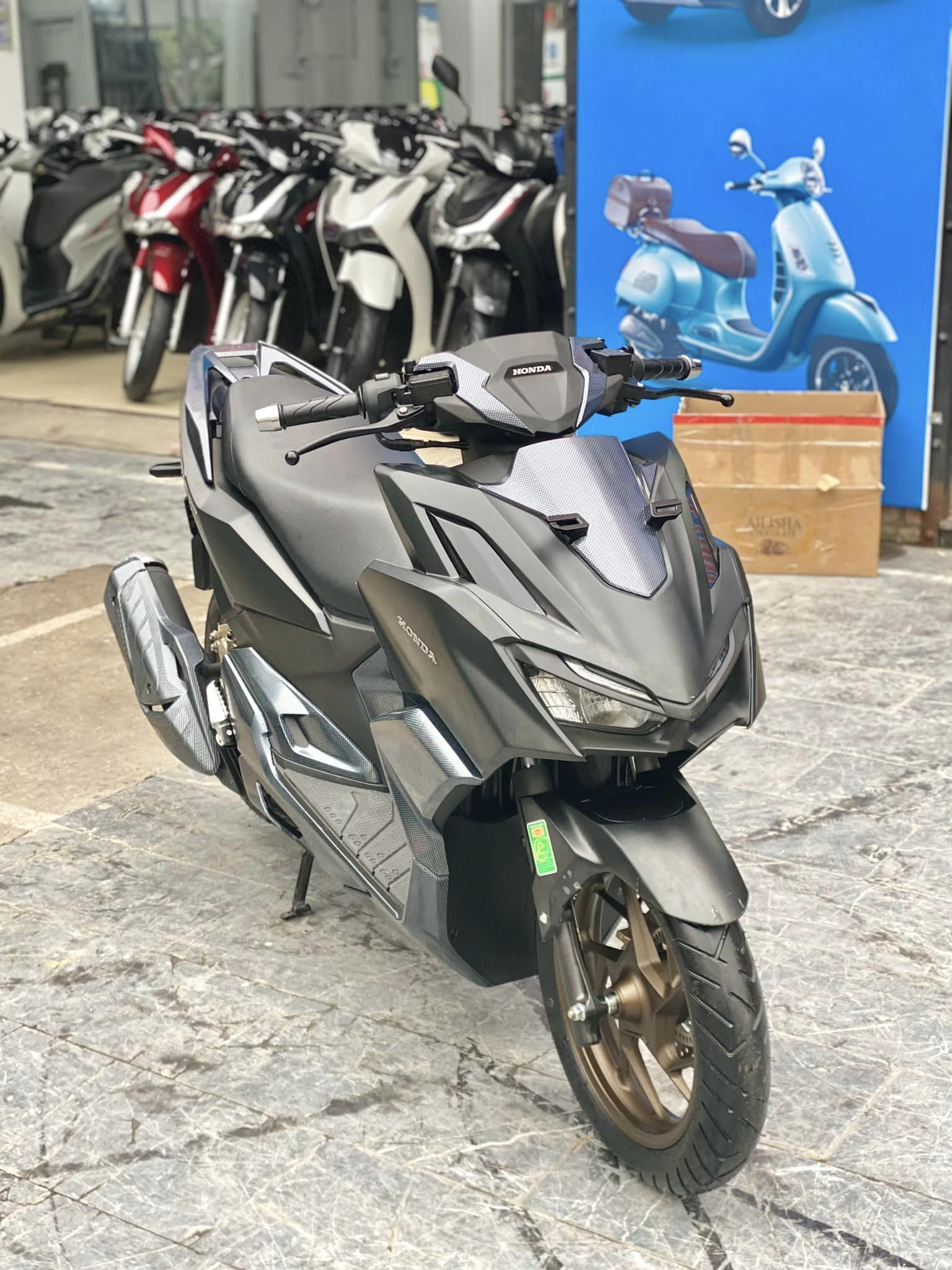 1707190742_2axk5dmdzuxtaqhl_1707192235-phpbg79ip vario-160-gia-bao-nhieu