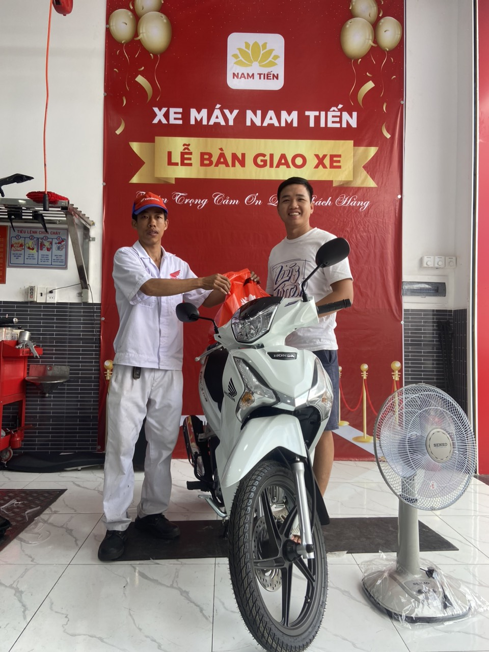 1709191706_edijxlhccim3trkf_1709193142-php3zjeep giao-xe-tai-nha