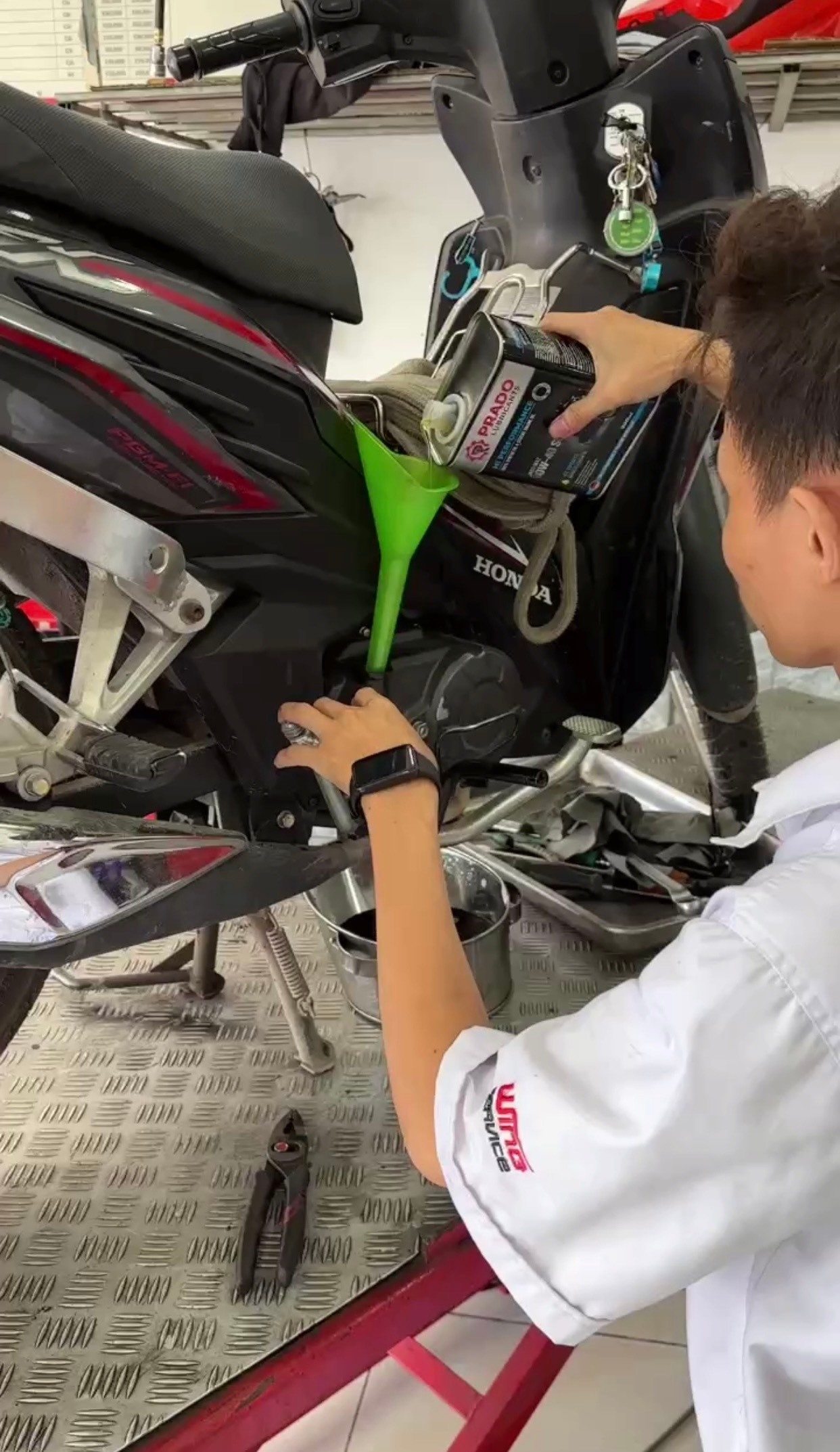 1709689057_2ayks7vjqja1zbyu_1709696128-php45p50i uu-diem-cua-thay-nhot-gia-re