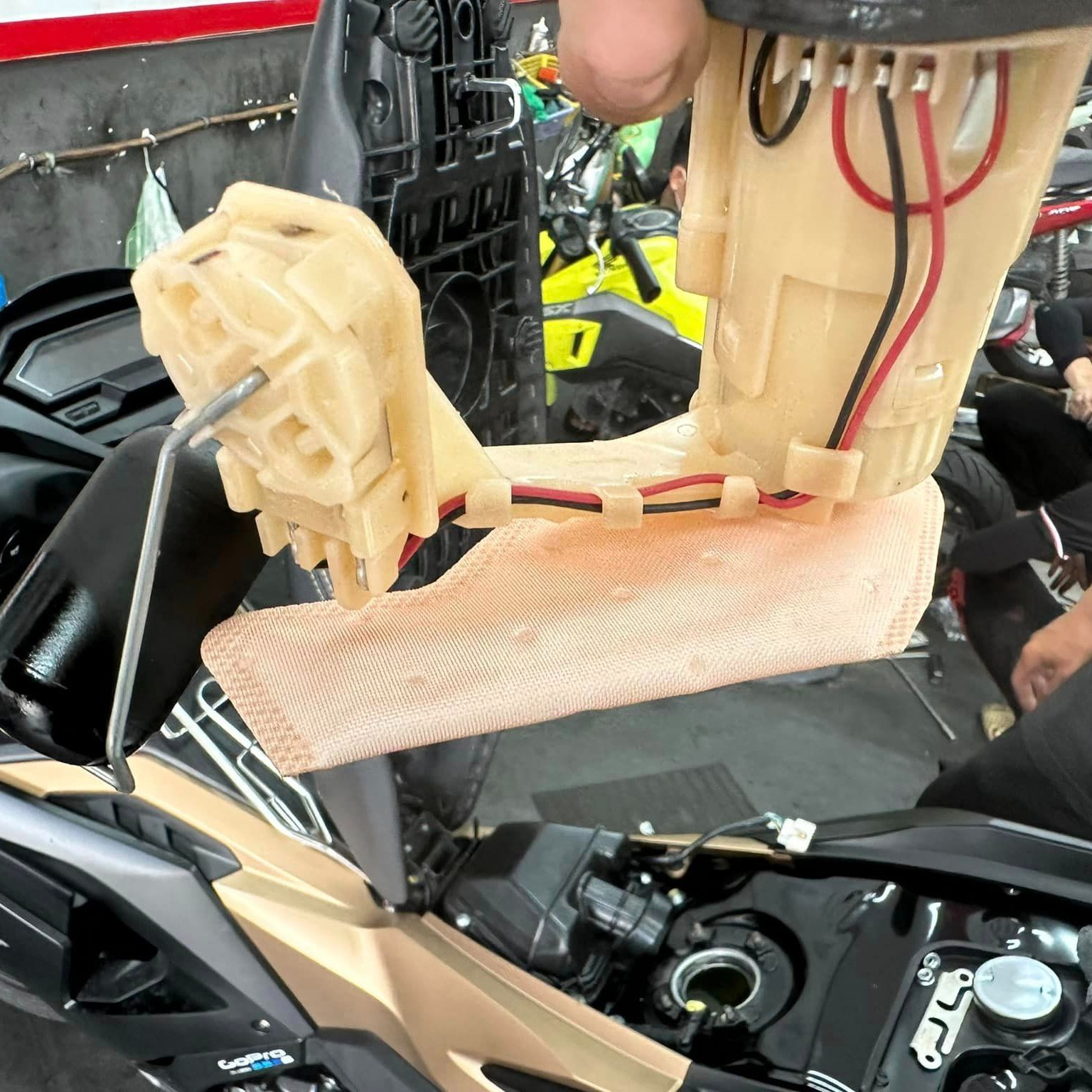 1710557214_o8u54egdsnj79hzp_1710560316-php2sjhfd ban-phu-tung-xe-may