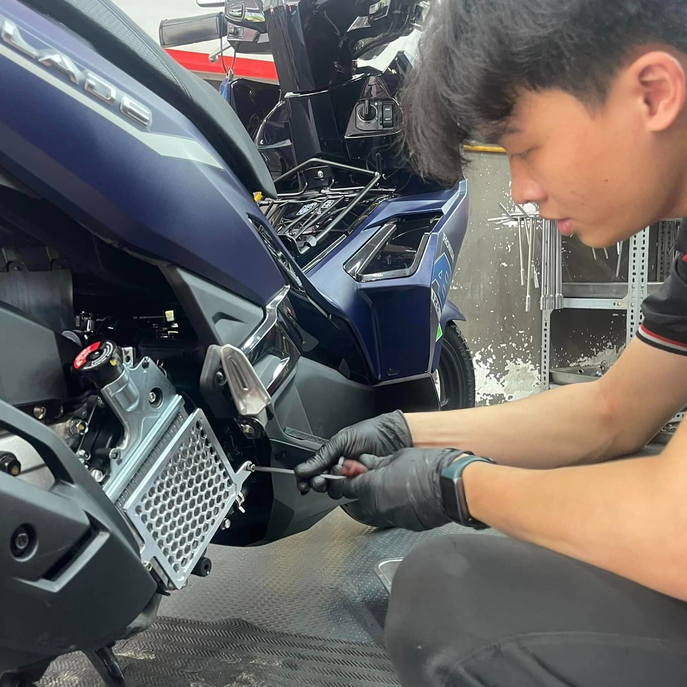 1712582571_tifgbs5e2pl3qdji_1712590081-phpkhad4r cua-hang-phu-tung-xe-may-2024