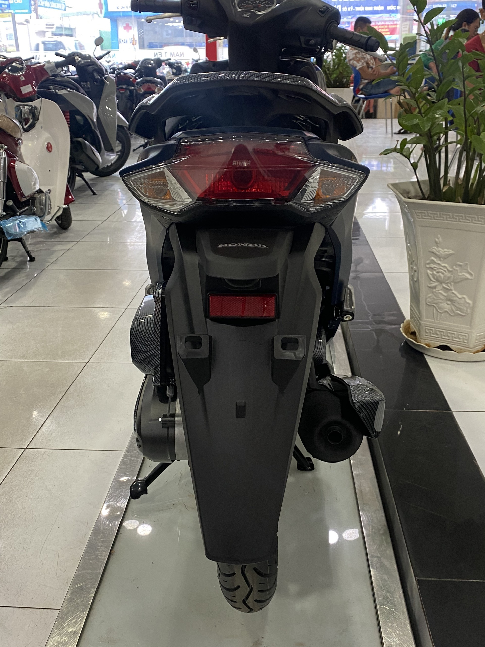 1715074046_itlvjwawnvl9hkjz_1715079927-phpv9vcjd duoi-xe-vision-2023