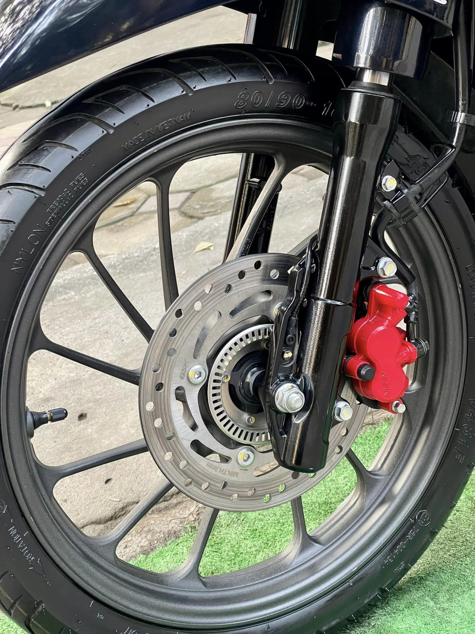 1716449136_es7hwtuwux59bqgf_1716453908-phpj5oa1w phanh-abs-sh-mode-2023