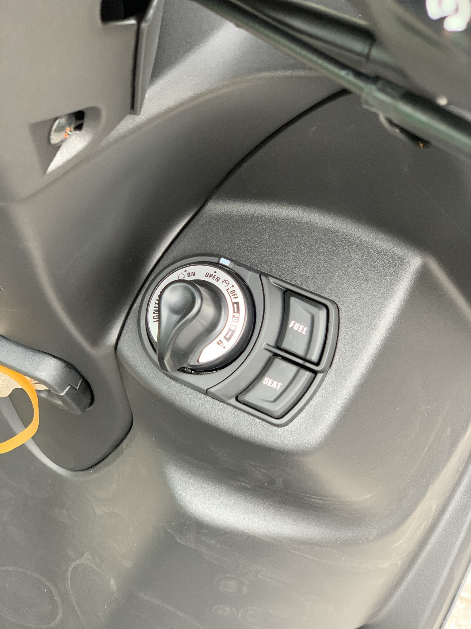 1716609044_fdywgxvsyplt3bmq_1716615987-phpfvkpvd khoa-xe-yamaha-latte