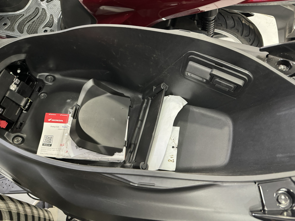 1717123164_r97d48qbe3wsylzv_1717123602-phphlwpyy học-dung-do-airblade160-2023