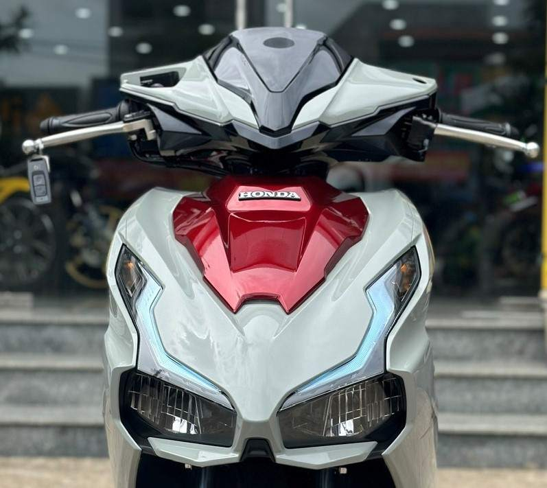 1718957294_hz6yttk2gej08zo5_1718957999-phpdbrzlc Đầu xe Air Blade 160 2025 thể thao