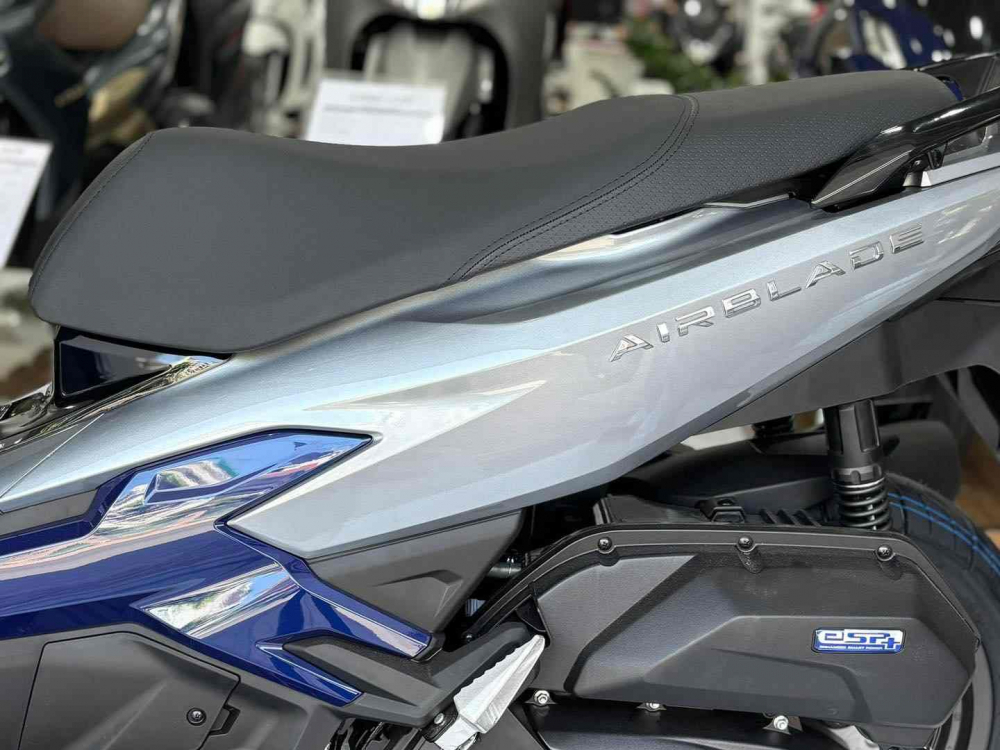 1719025172_o4r2avzjedrvmq6g_1719027393-phptjwc9g Đuôi xe air blade 160 2025 cao cấp