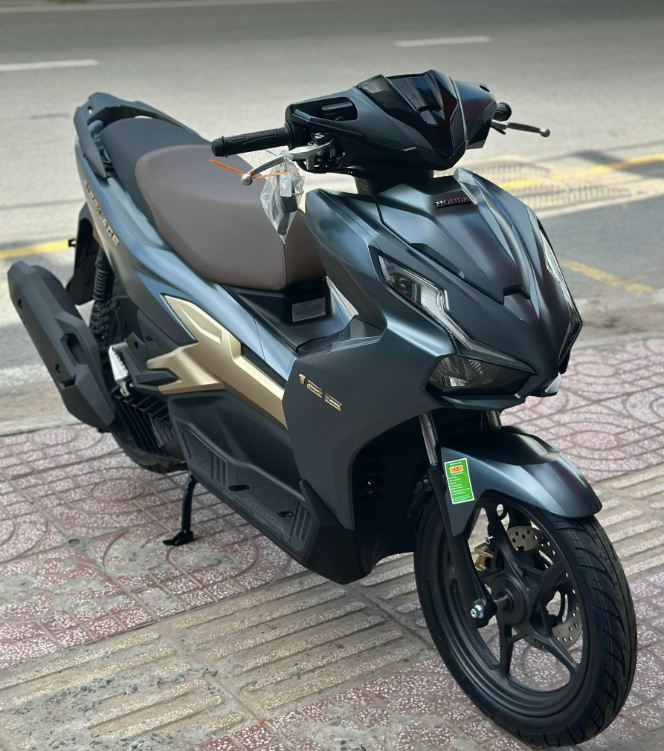 1722849811_kdj6fnlm5vg3zis4_1722859136-phpwgeotk cua-hang-ban-xe-ab-125-2025