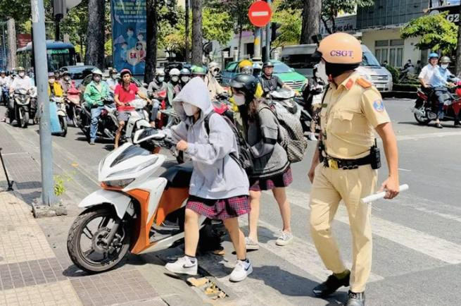 1724401698_rgfxd2zimyecxkim_1724402439-php2rbvfr muc-phat-khi-khong-co-bang-lai-xe