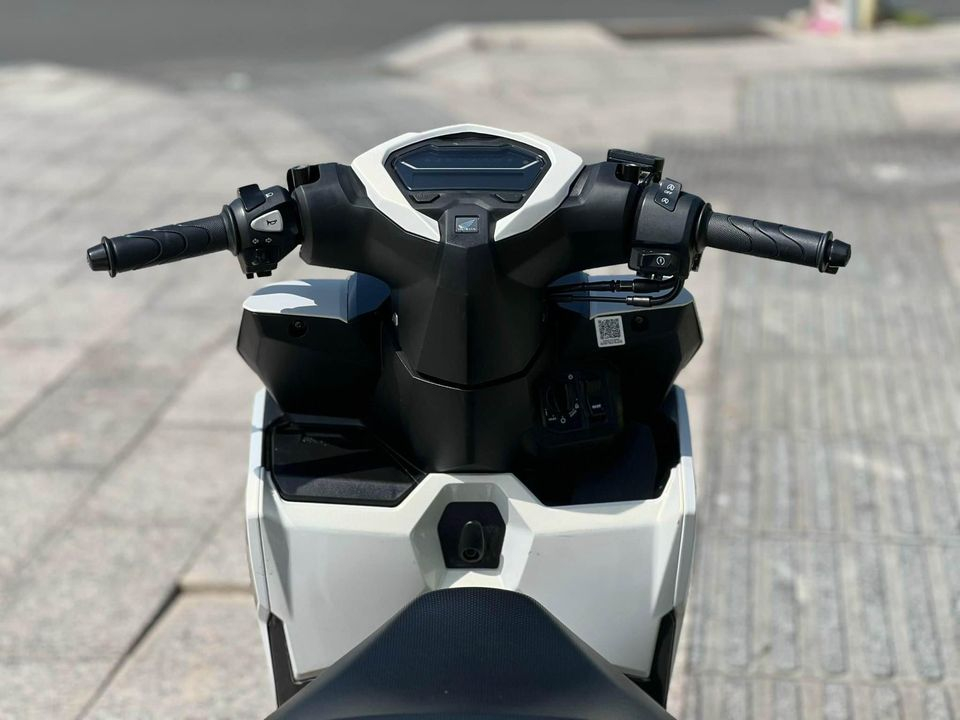 1725002772_xvauxdlornacnhvj_1725005865-phpmpqphk tien-ich-tren-honda-vario-125-trang