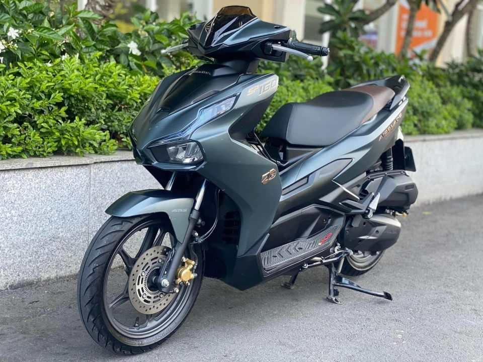 1726222252_8sxfbguhhrja67cn_1726232008-php2qbqsr so sánh thiết kế vario 160 và air blade 160