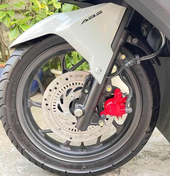 1726306404_ketxa7einll3yacm_1726307074-phpx1hyix Vario 160 có phanh abs an toàn hơn khi so sánh phanh với vario 125