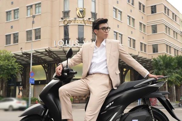 honda-sh-160i-1 tai-sao-gia-xe-honda-sh-2024-thang-12-lai-re